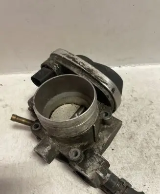 Volkswagen PASSAT B5.5 Throttle valve 06B133062L 408238323006