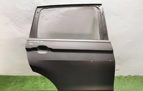 Volkswagen Tiguan Rear door 5NA833056LDANEK 5NA833056L