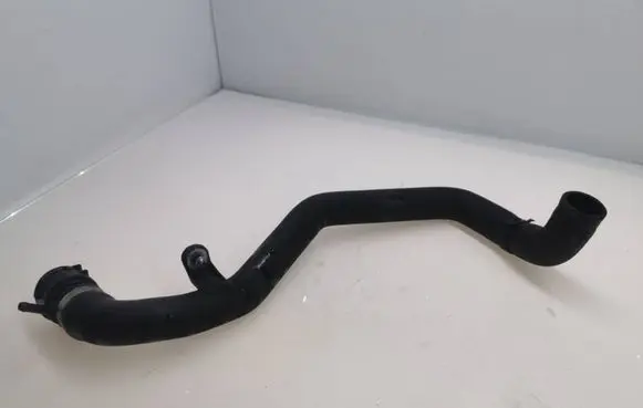 Volkswagen Touareg II Engine coolant pipe/hose 7P6122101J