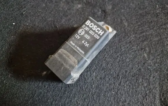 Peugeot Boxer Glow plug pre-heat relay 0281003039