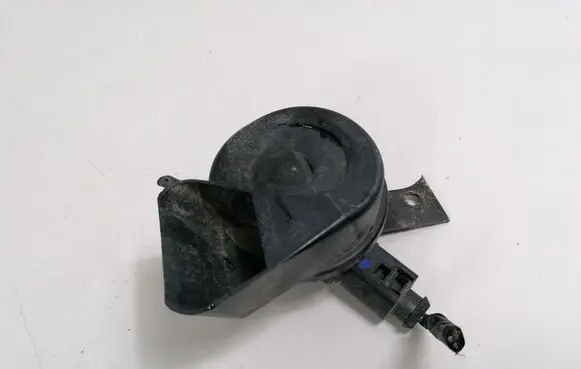 Audi A8 S8 D3 4E Horn signal 4F0951221