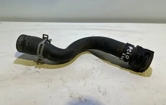 Engine coolant pipe/hose
