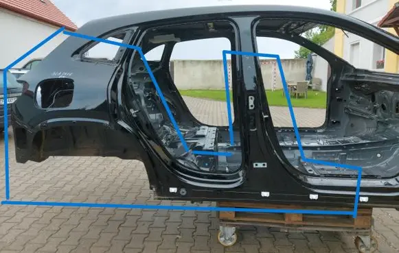 Mercedes-Benz GLA H247 Side car body part 