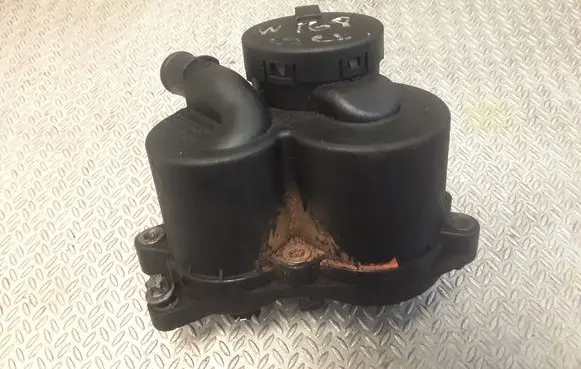 Mercedes-Benz A W168 Oil breather separator A6680100062 6680100062