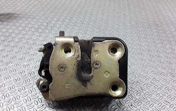 Chrysler PT Cruiser Front door lock