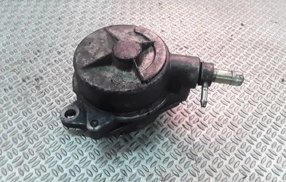 Peugeot 406 Vacuum pump 72160207
