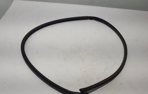 Peugeot Partner III Rubber seal sliding door (on door) 9817910480