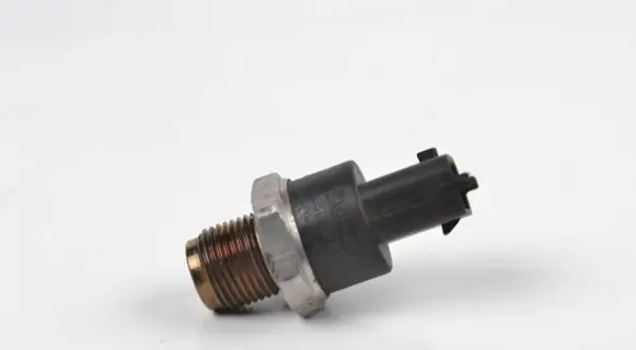 Audi A4 S4 B8 8K Fuel pressure regulator 0281002534 0929000175