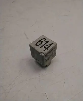 Audi A6 S6 C6 4F Other relay 8512187151 8E0951253