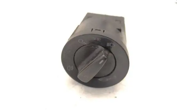Volkswagen Golf IV Light switch 1C0941531