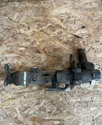 Volvo V70 EGR valve cooler 30637142