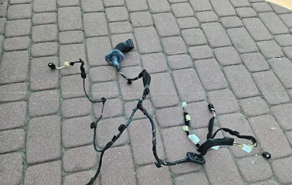 Renault Clio IV Front door wiring loom 241243136R