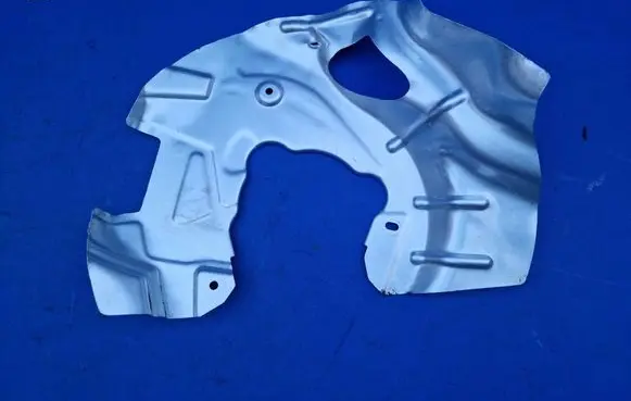 Alfa Romeo Stelvio Front brake disc dust cover plate 50547435