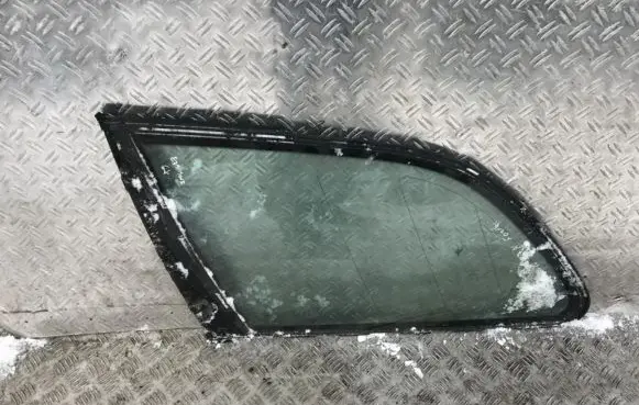 BMW 5 E39 Rear side window