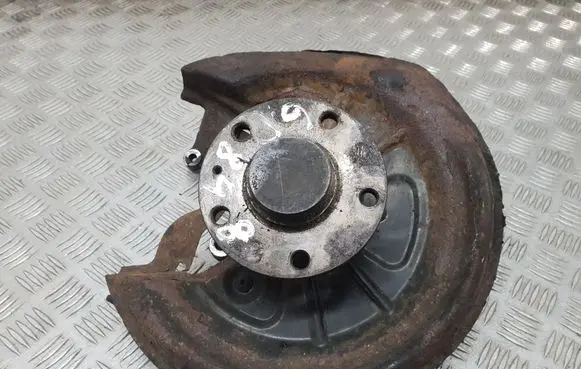 Rear wheel hub