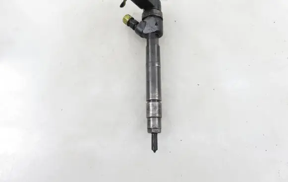 Mercedes-Benz Vito Viano W638 Fuel injector 6130700178 0445110035