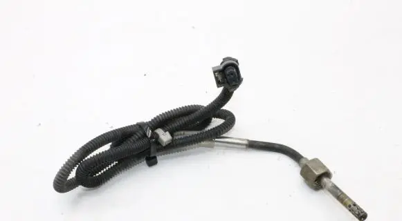 Mercedes-Benz E C207 W207 Exhaust gas temperature sensor A0009057004