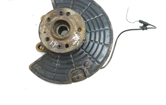 Mercedes-Benz ML W163 Front wheel hub A8301635644