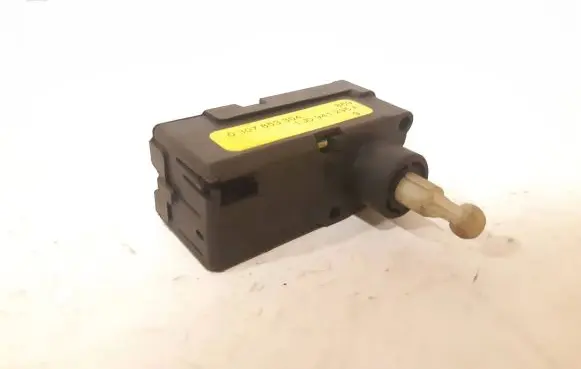 Volkswagen Golf IV Headlight level adjustment motor 1J0941295A 0307853304