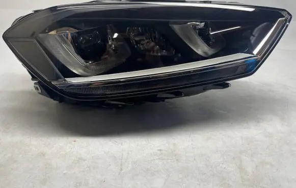 Volkswagen Golf Sportsvan Headlight/headlamp 518941754A