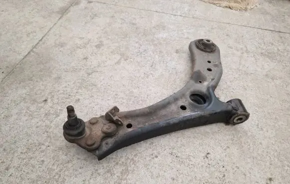 Honda HR-V Front lower control arm/wishbone