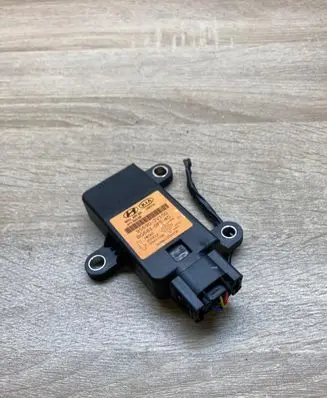 Hyundai i40 ESP acceleration yaw rate sensor 956903V100 BG6810F540
