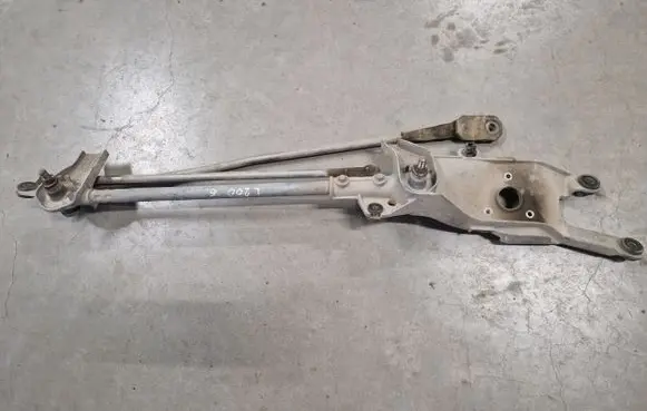 Mitsubishi L200 Front wiper linkage and motor 8251A020