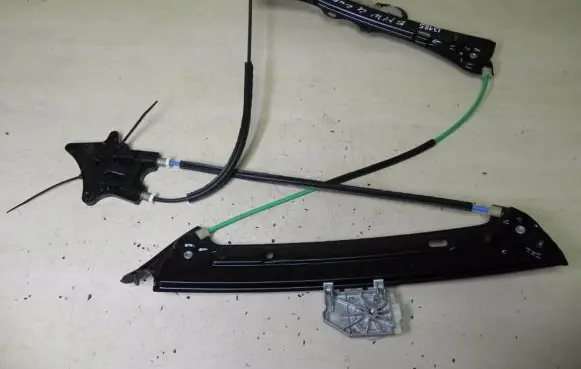 BMW 4 F32 F33 Front door window regulator with motor 7281624 I3185