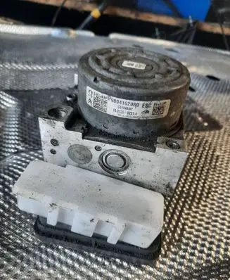 Peugeot 208 ABS Pump 9804162080