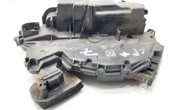 Skoda Fabia Mk3 (NJ) Front door lock 5TB837015