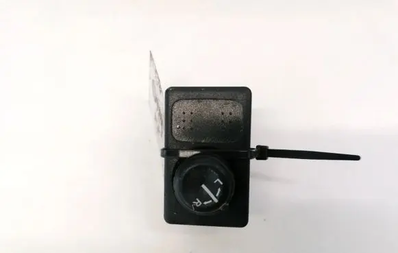 Nissan Almera Tino Wing mirror switch