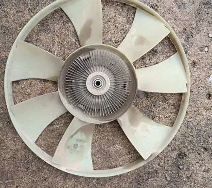 Volkswagen Crafter Fan impeller 04L121301A