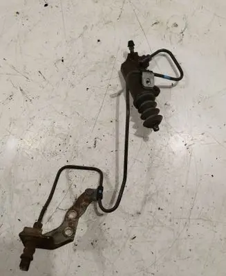 Toyota RAV 4 (XA40) Clutch master cylinder