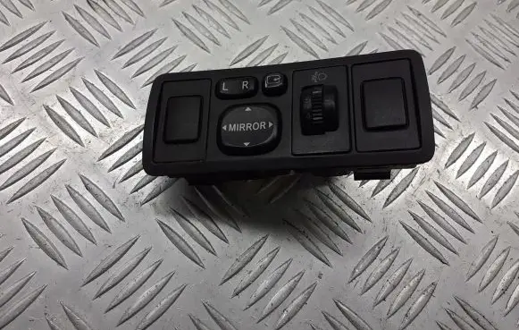 Toyota Avensis T250 A set of switches 183575