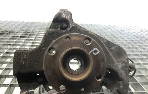 Fiat Linea Front wheel hub spindle knuckle 