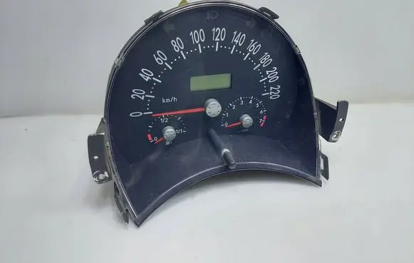 Volkswagen New Beetle Speedometer (instrument cluster) 158742KAS 158742