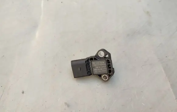 Volkswagen PASSAT B6 Air pressure sensor 03G906051D 0261230267 120112T102842A