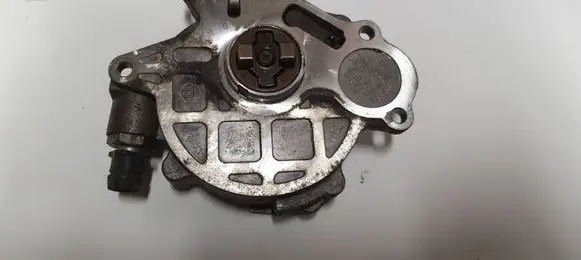 Volkswagen PASSAT B6 Vacuum pump 03L145100