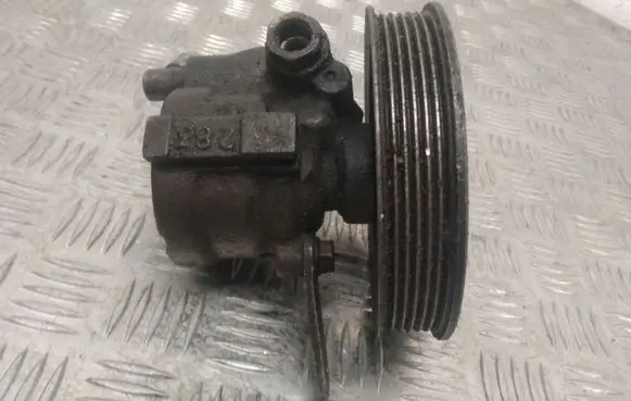 Opel Astra F Power steering pump 90409232