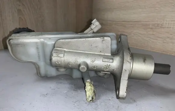 Volvo V50 Master brake cylinder 03350886561