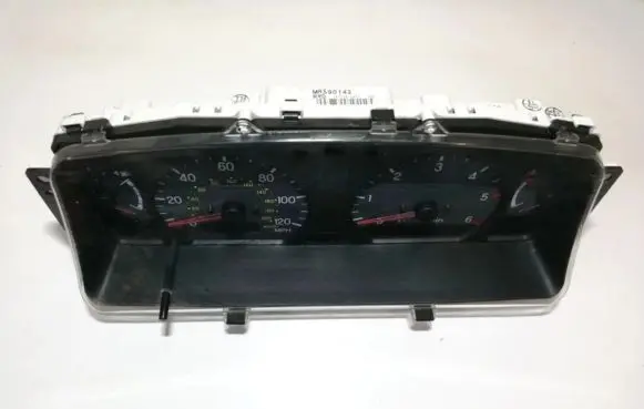 Mitsubishi Pajero Sport I Speedometer (instrument cluster) mr590142 257330-5891045