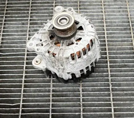 Volkswagen PASSAT B8 Generator/alternator