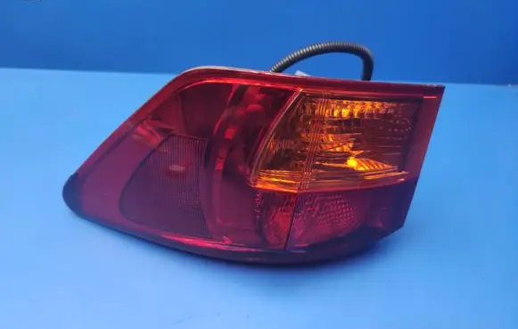Lexus IS 220D-250-350 Rear/tail lights E111183