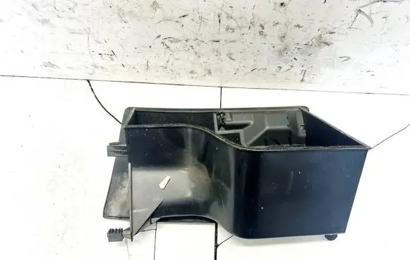 Glove box