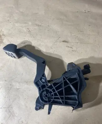 Volkswagen Polo V 6R Clutch pedal 6R1721059N