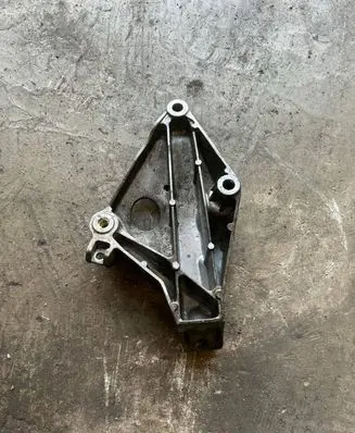 BMW 1 E81 E87 Engine mounting bracket 2211677504101 59280110