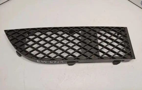 BMW 7 E65 E66 Front bumper lower grill 51117135564