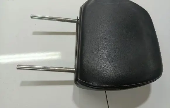 Peugeot 4007 Front seat headrest 