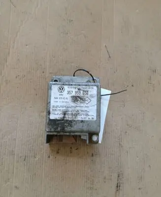 Volkswagen PASSAT B4 Airbag control unit/module 357959656