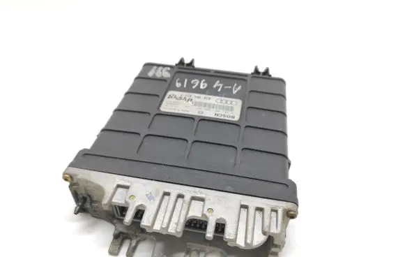 Audi A4 S4 B5 8D Engine control unit/module 028906021F 0281001366